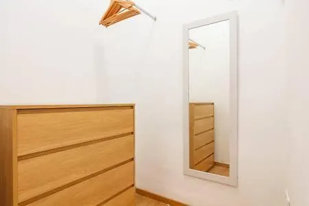 Canadian 1 Apartment